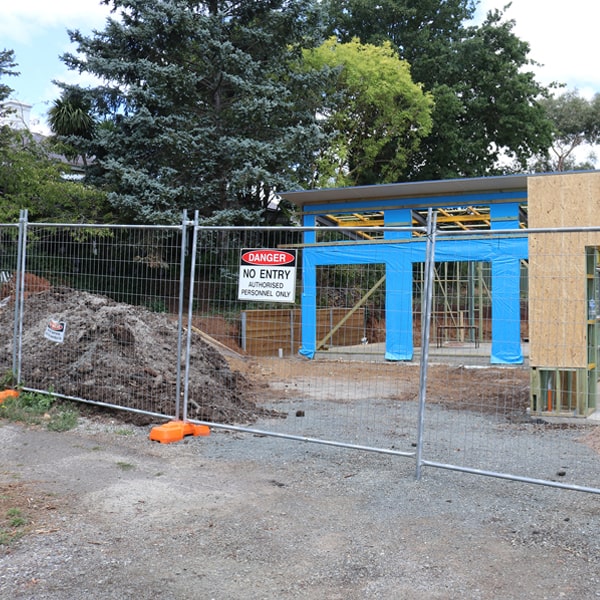 do you deliver and set up temporary fencing and what's the cost for this in Lapoint Utah